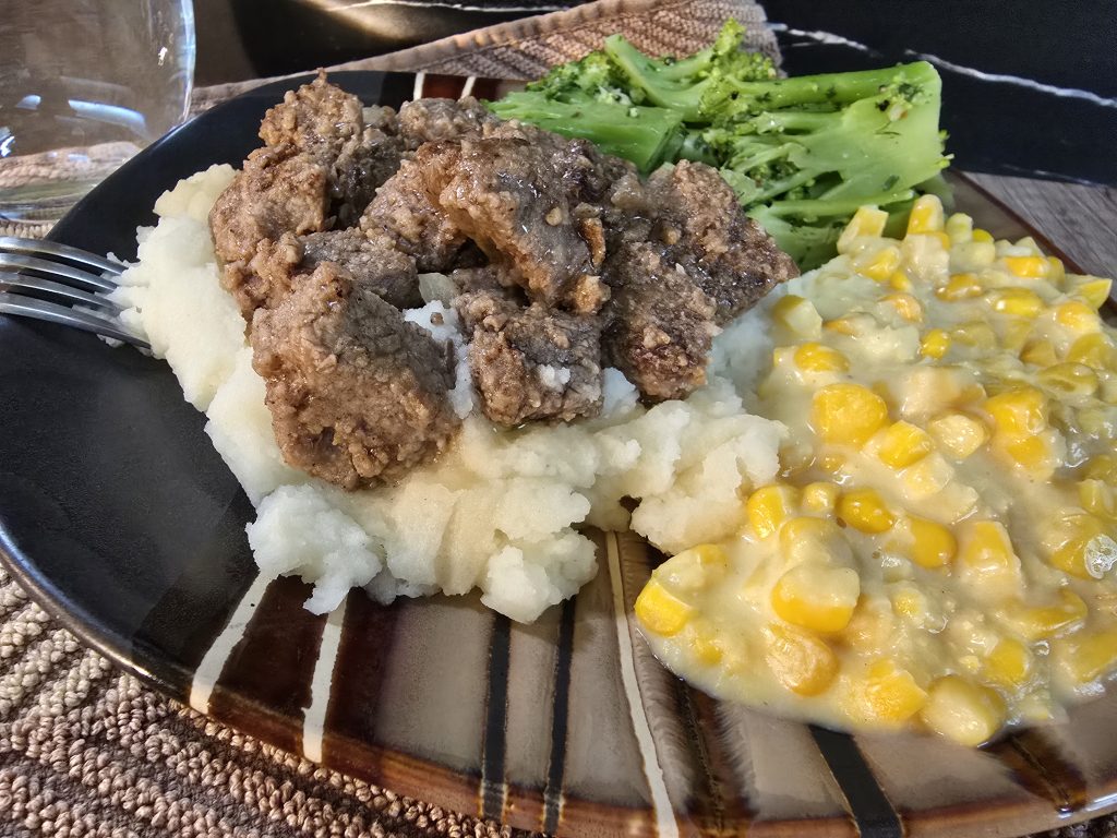 2. Garlic Butter Steak Bites & Creamy Mashed Potatoes